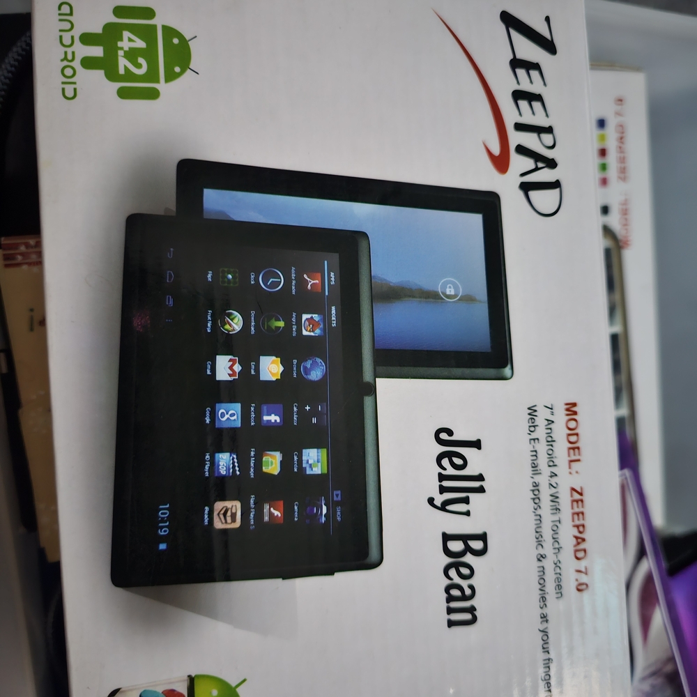 Jelly Beans Zeepad Tablet - Black and Blue Interface